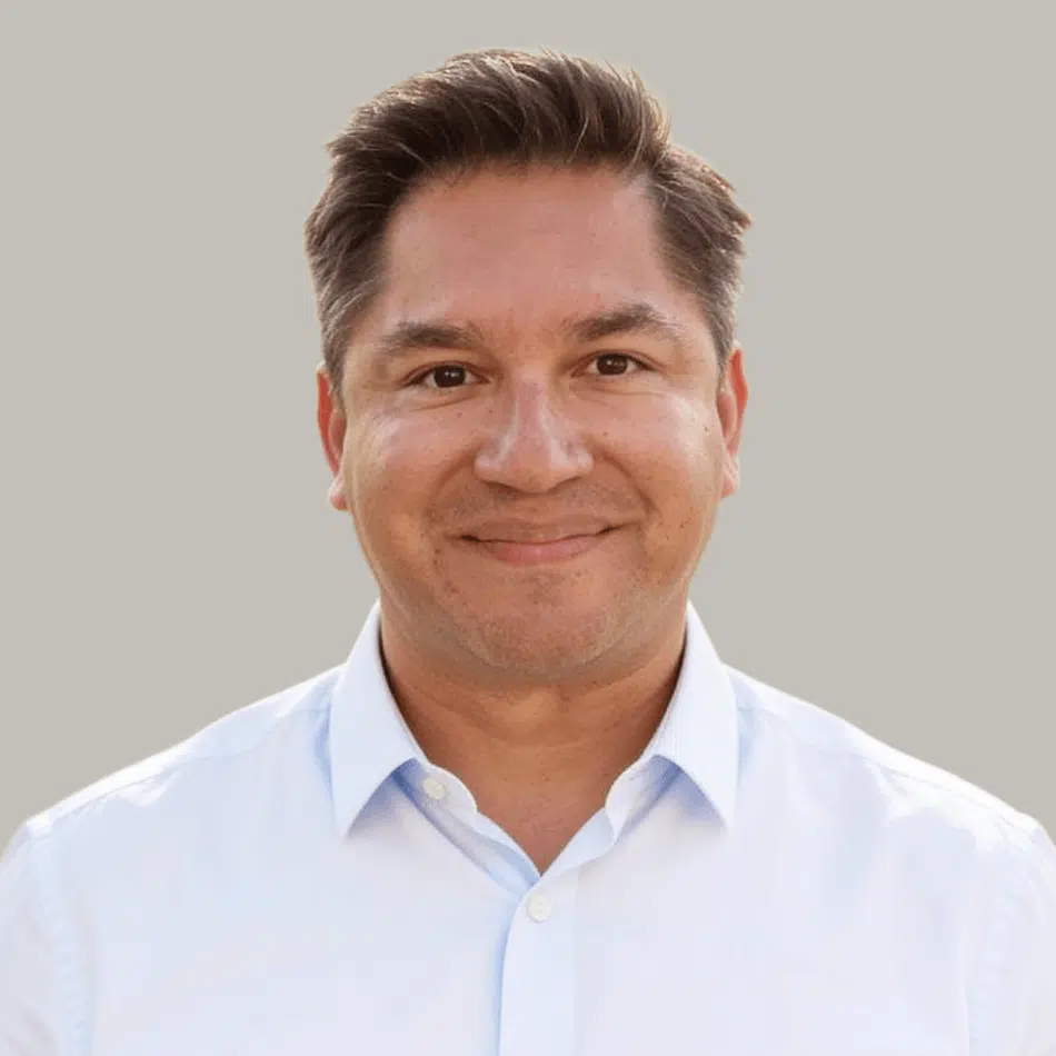 Alex Sanchez Headshot