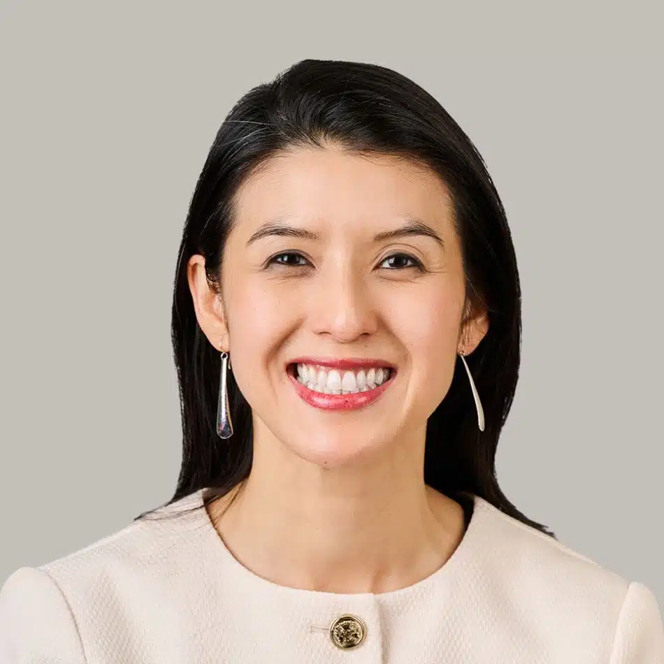 Thanh Nguyen Headshot